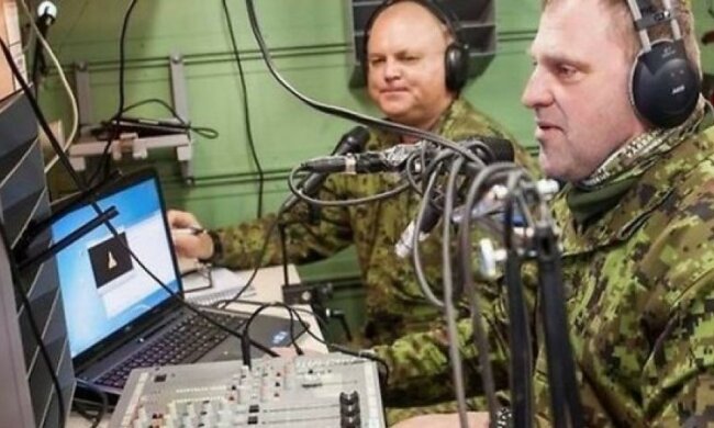 На майские праздники на Донбассе запустят "военное радио"