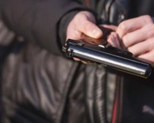 Дошло до пистолета: шокирующая правда об отце киевского "школьника-террориста"