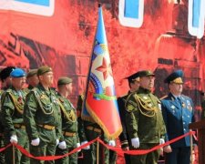 Бунт в "ЛНР": Луганск заполонили люди с автоматами и БТР