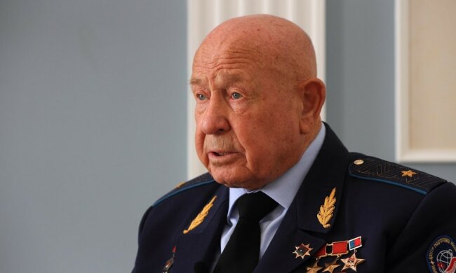 Алексей Леонов