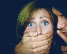 Маньяк из соцсетей надругался над школьницей на кладбище