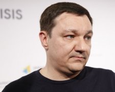 Запад провоцирует военное положение в Украине