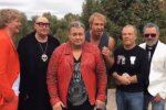 Артисти веселяться, скріншот з відео