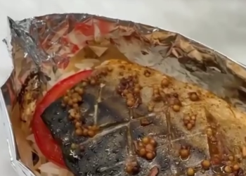 Запеченная скумбрия, кадр из видео