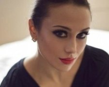 Нана з "Nikita" показала як готується до зйомок еротичного кліпу