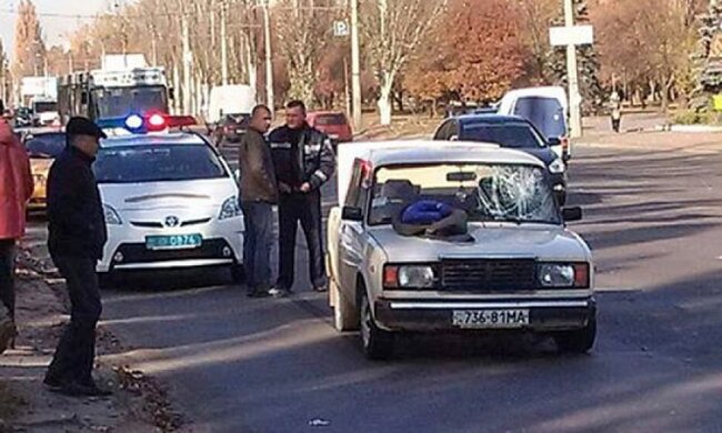 Водитель Lada сбил черкасскую девушку прямо на переходе (фото)
