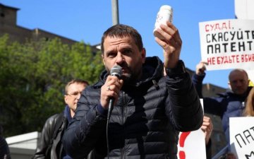 Українці нагадали, чим чиновники страшніші за смертельну хворобу