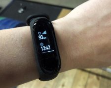 Характеристики и дизайн Xiaomi Mi Band 4 слили в сеть