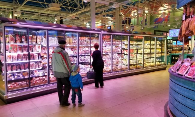 Ничего страшного: эксперты рассказали, какие продукты можно есть после "просрочки"