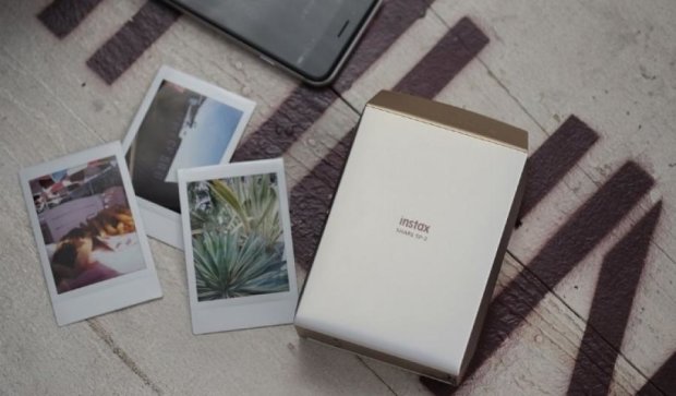 Fujifilm випустила швидкий принтер для Instagram