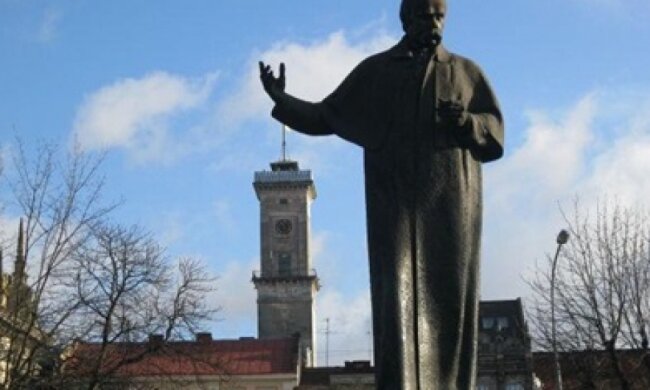 Львівський студент помочився на пам’ятник Тарасові Шевченку