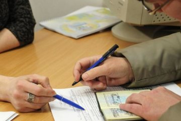 Як наживаються на прохачах субсидій