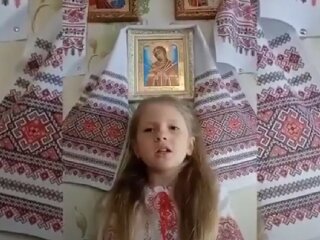 Вірш від українки. Фото: скрін з відео