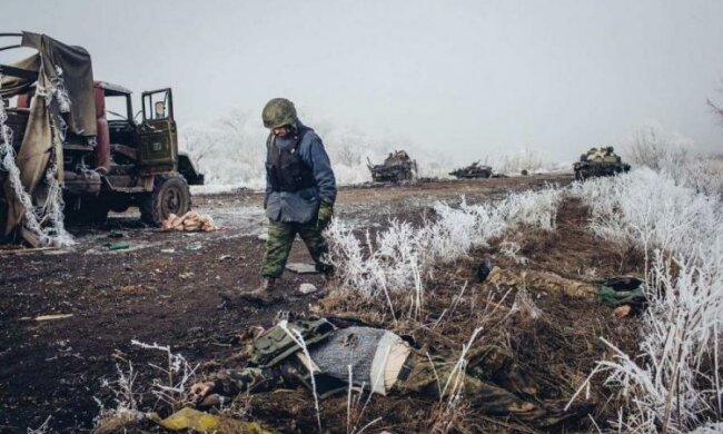 Випалена земля і підбиті танки: Дебальцевський котел вперше показали з повітря