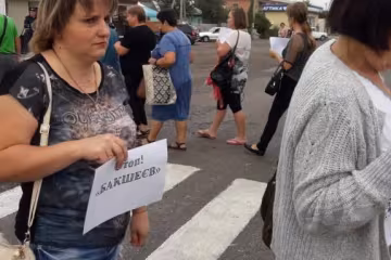 День знаний отменяется? Разьяренные учителя устроили бунт под Харьковом, нет сил терпеть