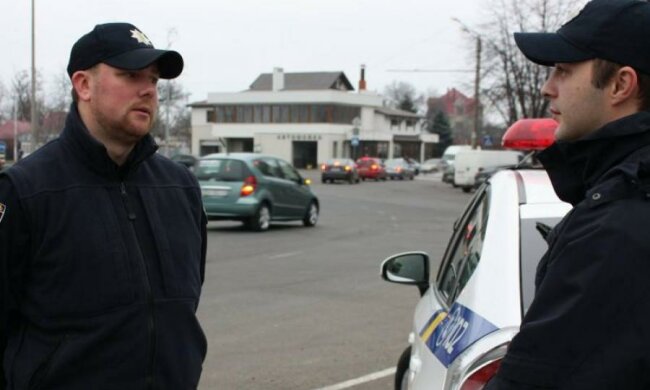 Українець показав старі схеми нової поліції