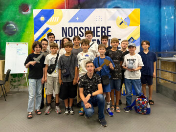 Школярі на Noosphere Tech Intensive у Дніпрі