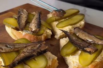 Бутерброди зі шпротами, кадр з відео