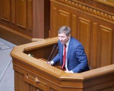 Насалик накинувся із кулаками на Шахова: відео