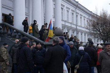 Под городским советом Полтавы состоялся протест Нацкорпуса