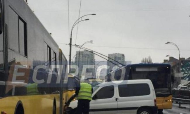 Пьяный киевлянин устроил массовое побоище машин
