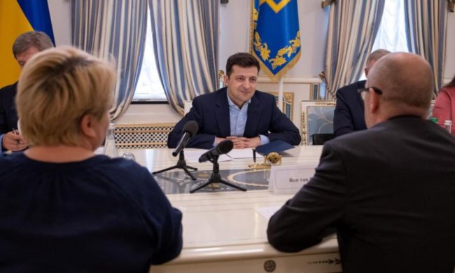 Головне за ніч: "чистки" Зеленського в СБУ, минуле Порошенка та скандал з ПриватБанком