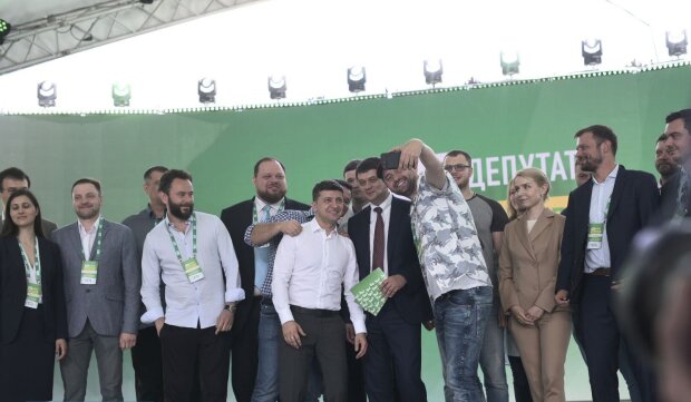 Зеленский выбрал кандидата от Львовщины: кто пополнит ряды "Слуги народа" в Раде