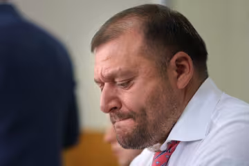 Добкин сбежал в "столицу наркоманов", гулять по крышам: мама одобряет