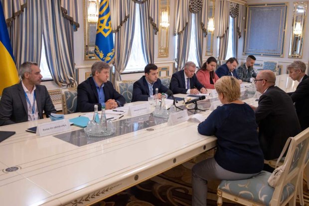 Главное за ночь: встреча Зеленского с МВФ, возвращение гражданства Саакашвили и ЧП на мосту Кличко