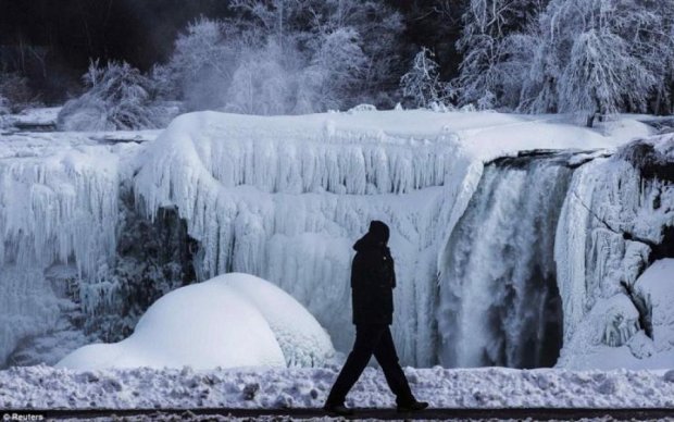 Кадры закованного льдом Ниагарского водопада очаровали мир