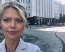 "Потрапила на посаду через ліжко": в мережу злили гарячі фото молодої помічниці "слуги народу" Криклія