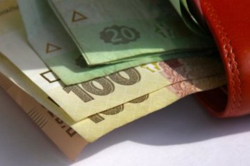 З 1 вересня в Україні зростуть пенсії і зарплати