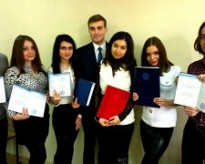 Студенти "ДНР" отримують російські дипломи (фото)