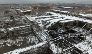 «Смерть на белом фоне»: Донецкий аэропорт глазами скандального фотографа (фото, видео)