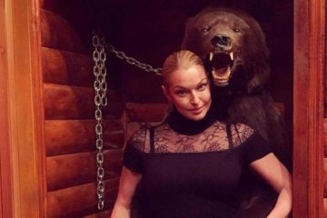 В якому столітті знімали: Волочкова показала "дошпагатний період"