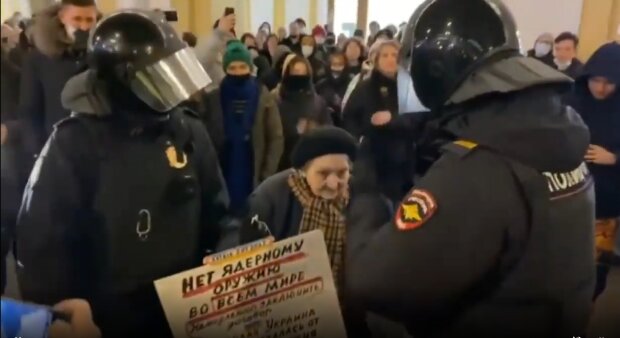 Росіяни на мітингу, скріншот
