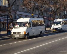 Работу маршруток показали изнутри: в этом корыте отказало все - от тормозов до водителя