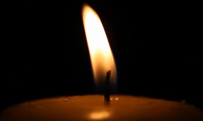 Палаюча свічка, кадр з відео: YouTube