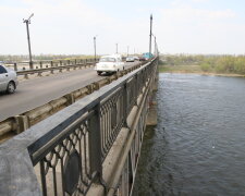 В Днепре скандальная модель "проинспекторовала" Новый мост Филатова, жарко стало всем: таки "разделась", - фото 18+