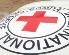 Тонни гуманітарки вирушили на непідконтрольну територію Донбасу