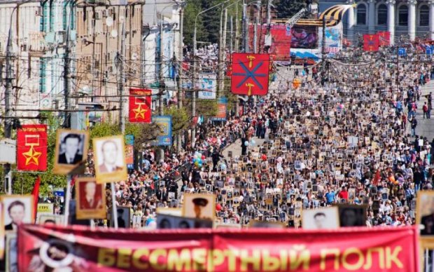 Зовсім з глузду з'їхали: на параді у Москві вшанували терористів