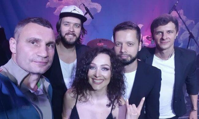 Кличко відгуляв 49-річчя, шикарна вечірка приголомшила киян - гучний салют, ресторан та гарячі дівчата