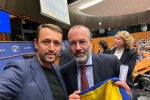 Прапор України, як символ перемоги добра над злом: Валерій Дубіль передав стяг Президенту Європейської народної партії Манфреду Веберу