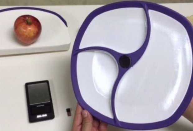 «Розумна» тарілка розрахує калорійність їжі (відео)