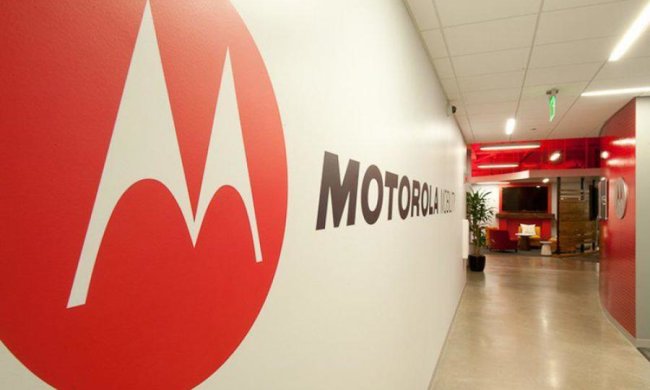 Motorola представить власну розумну колонку