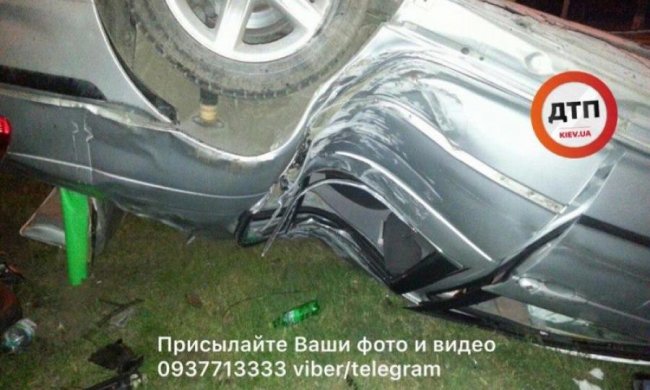 Ночная поездка по Киеву завершилась перевернутой иномаркой и больницей