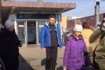 У Києві неадекват кидався на людей з ножицями біля метро, обколбасився - і в бій