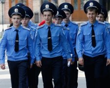 Уволенным правоохранителям рекомендуют идти воевать