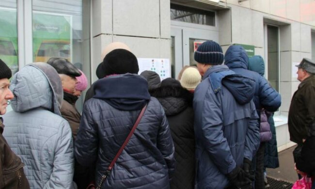 Курс валют на 12 апреля: доллар сел на вынужденную диету