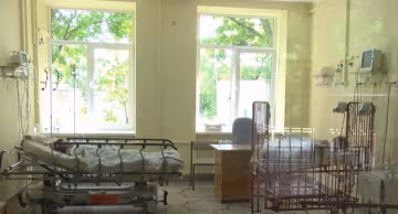 Во Львове спасают обоженного малыша, мама рыдает под реанимацией: "Отвернулась на секунду"